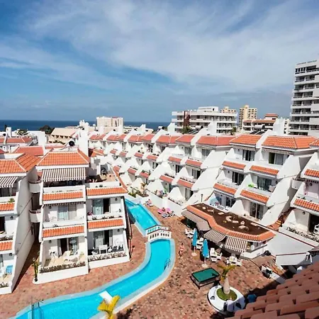 Piscina, Playa Y Ocio En Playa De Americas
