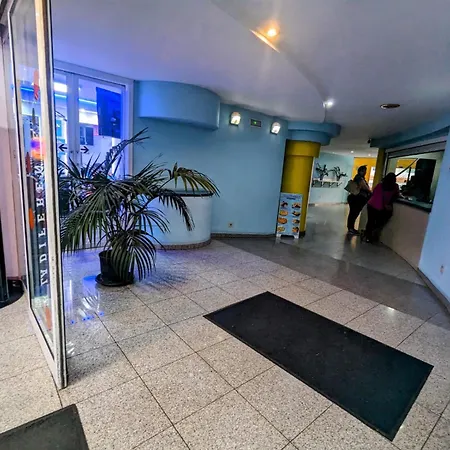 Con Piscina En Playa De Americas 아파트 플라야데라스아메리카스