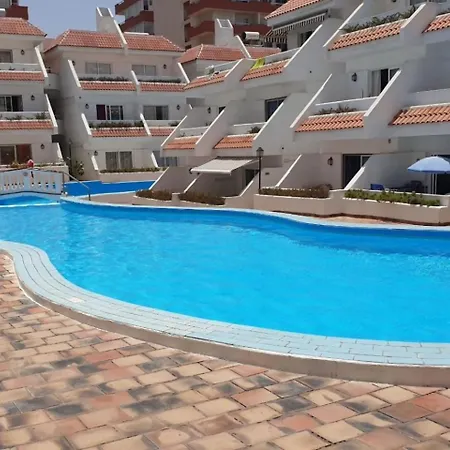 Piscina, Playa Y Ocio En Playa De Americas