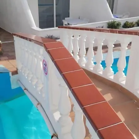 Piscina, Playa Y Ocio En Playa De Americas